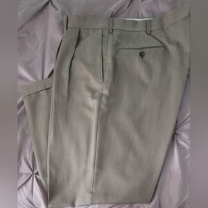 SOLD 😃 SOLD. Roundtree & Yorke Mens Pants Tan 42 X 32 / Dress Slacks